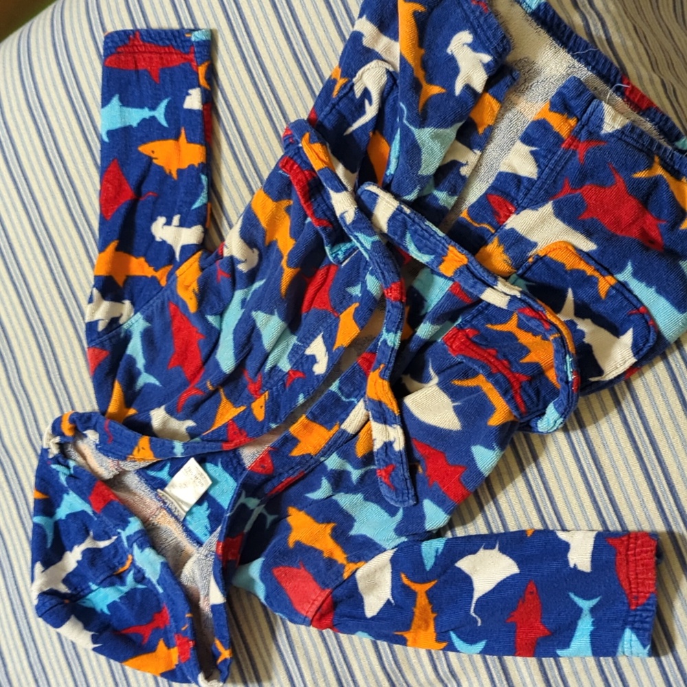 Size 5/6 Terry Cloth Shark Boys Robe